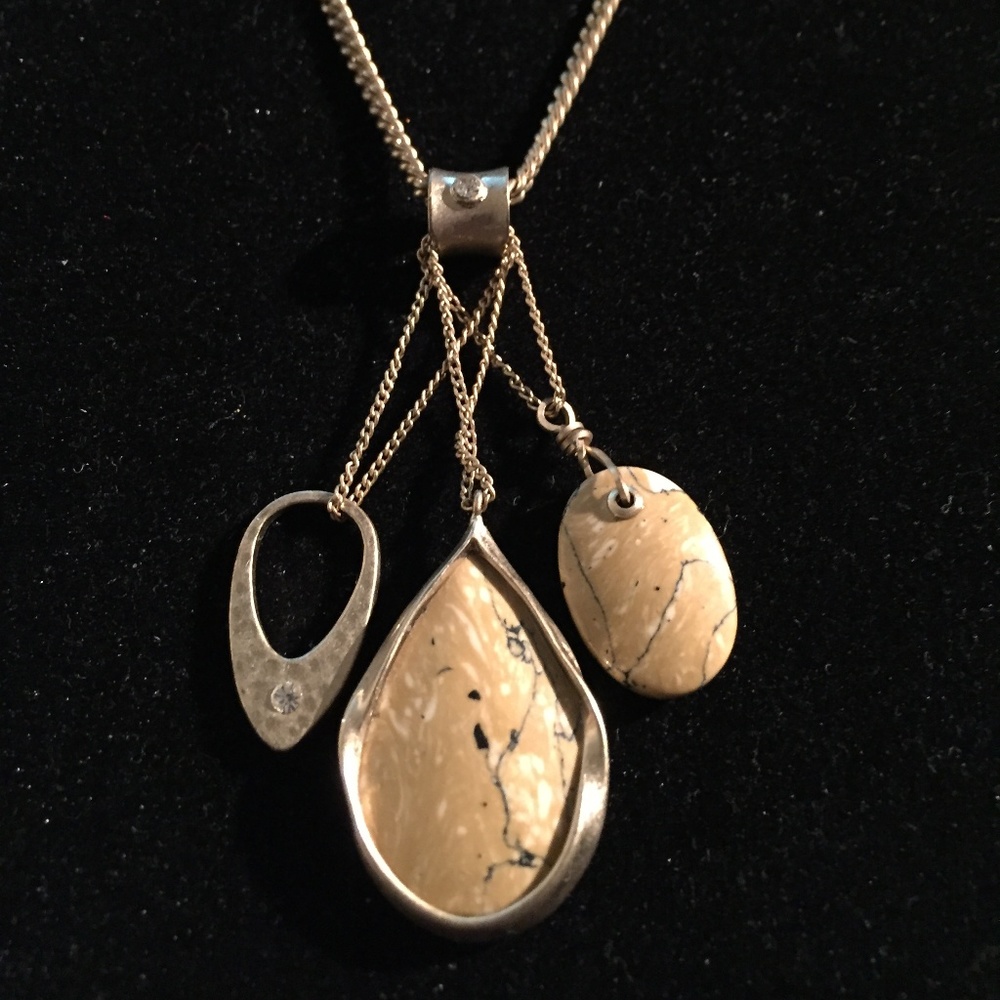 KENNETH COLE GOLD TONE TRIPLE PENDANT NECKLACE - Picture 2 of 4